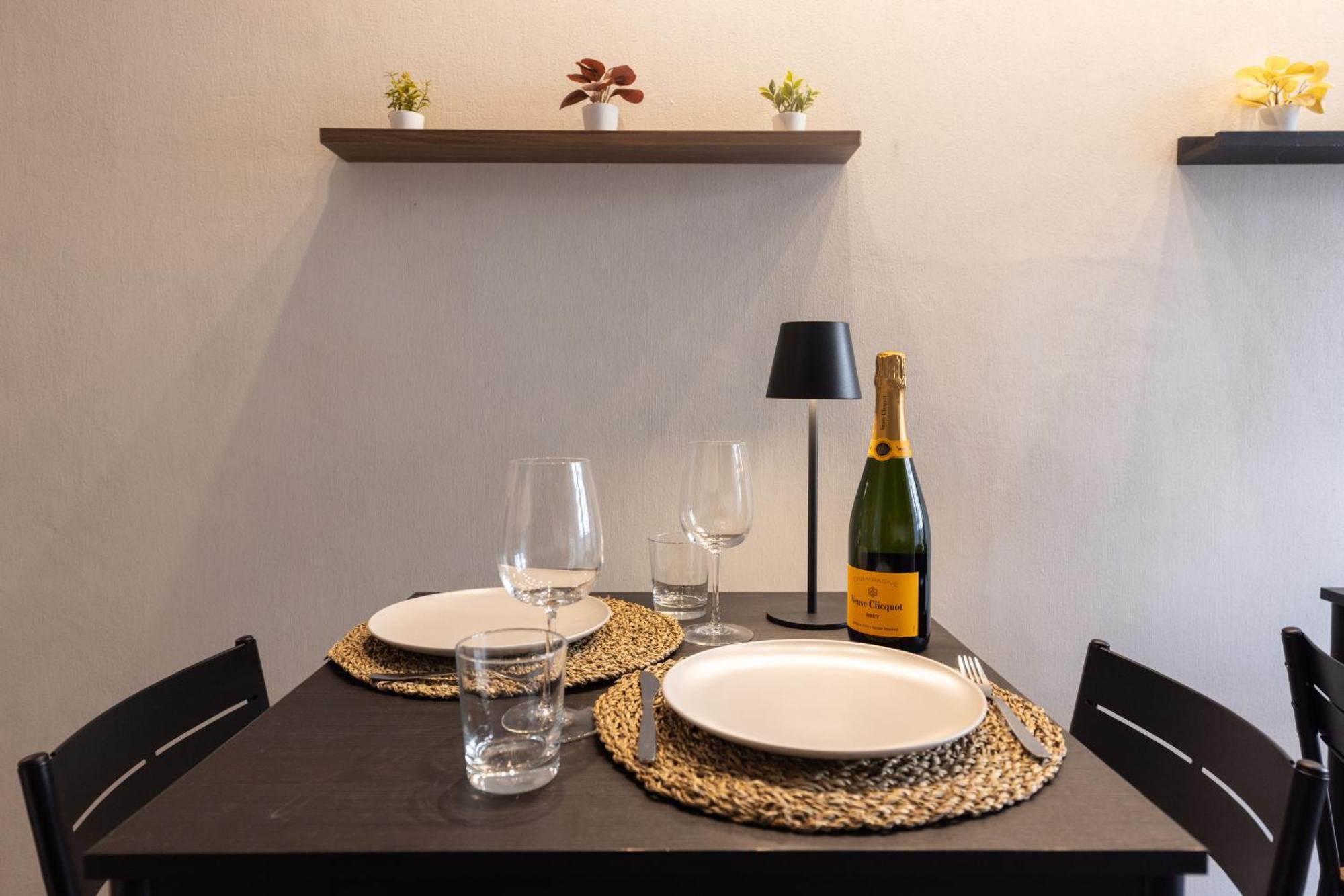 Urban Chic Luxury Suite Apartments Rome Exterior photo