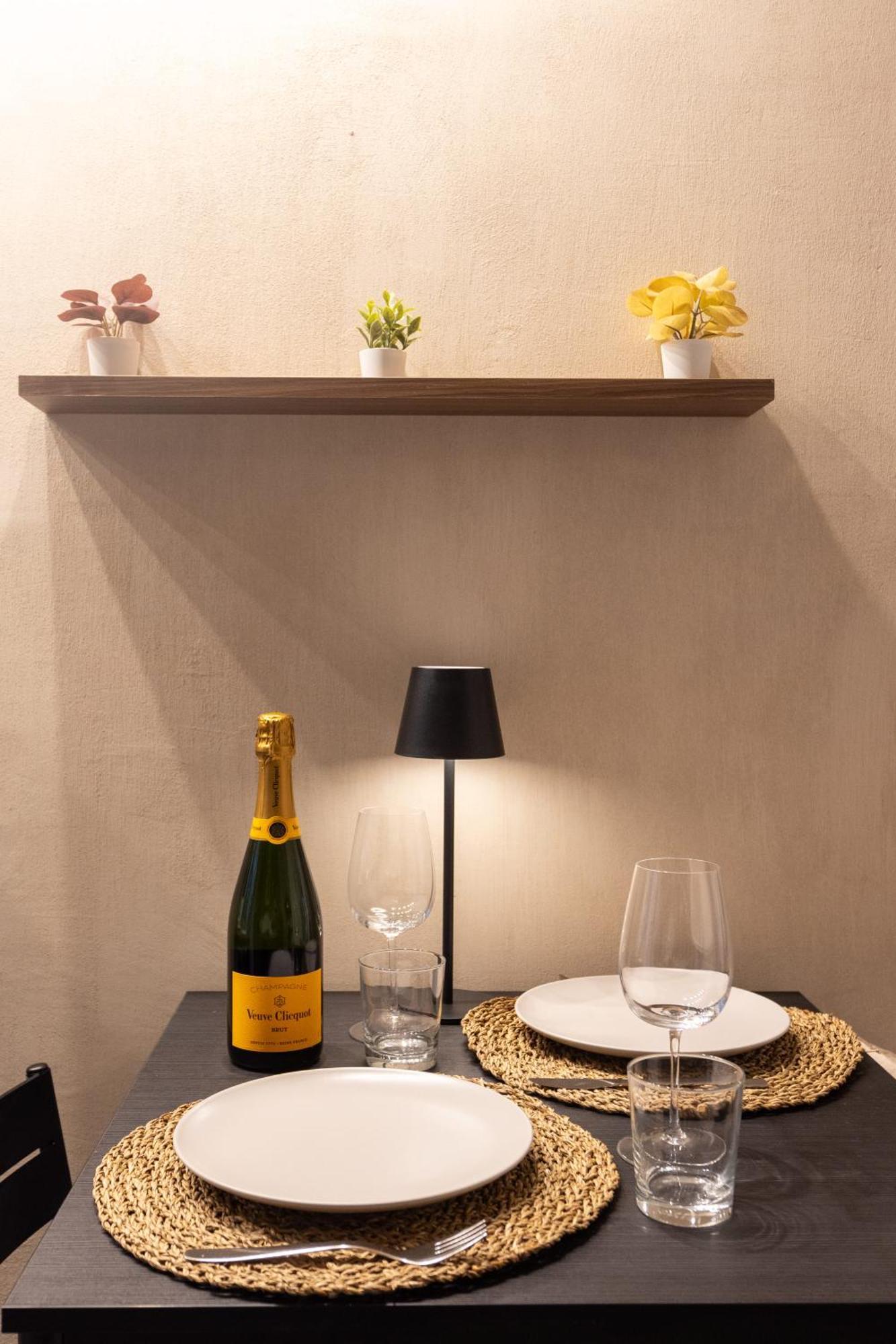 Urban Chic Luxury Suite Apartments Rome Exterior photo